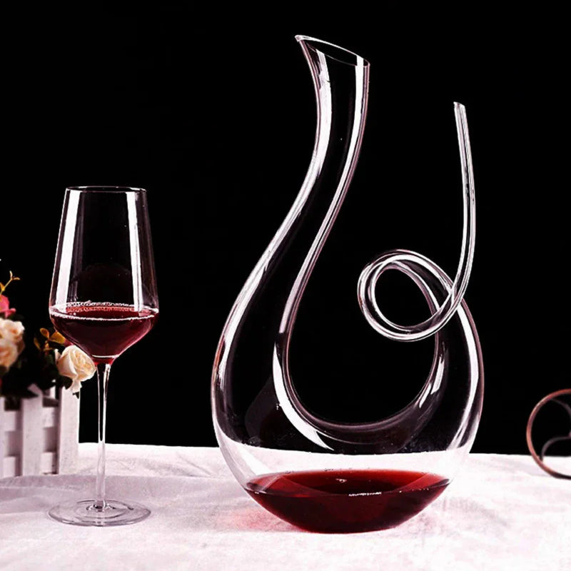 Elegant Wine Decanter with Swirl Design Made of Lead-Free Crystal for Perfect Serving