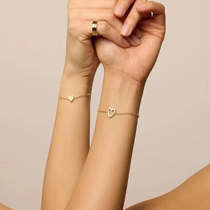 Two-Piece Mother and Daughter Heart Bracelet Set with Adjustable Chains