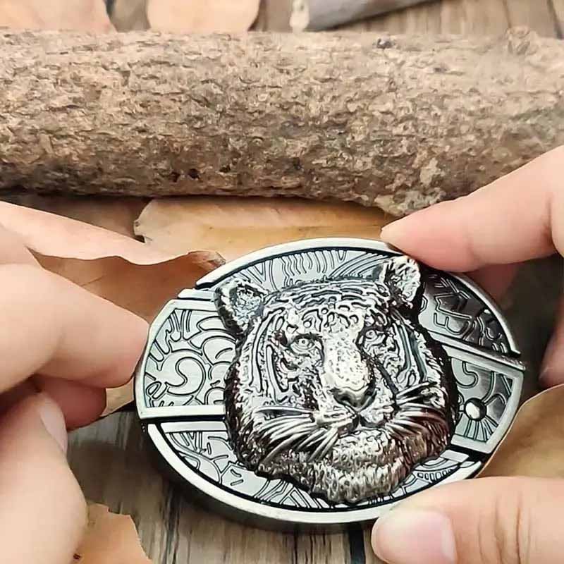 Western Oval Belt Buckle with Decorative Motif