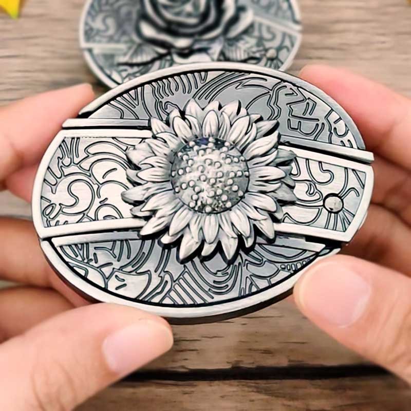 Western Oval Belt Buckle with Decorative Motif