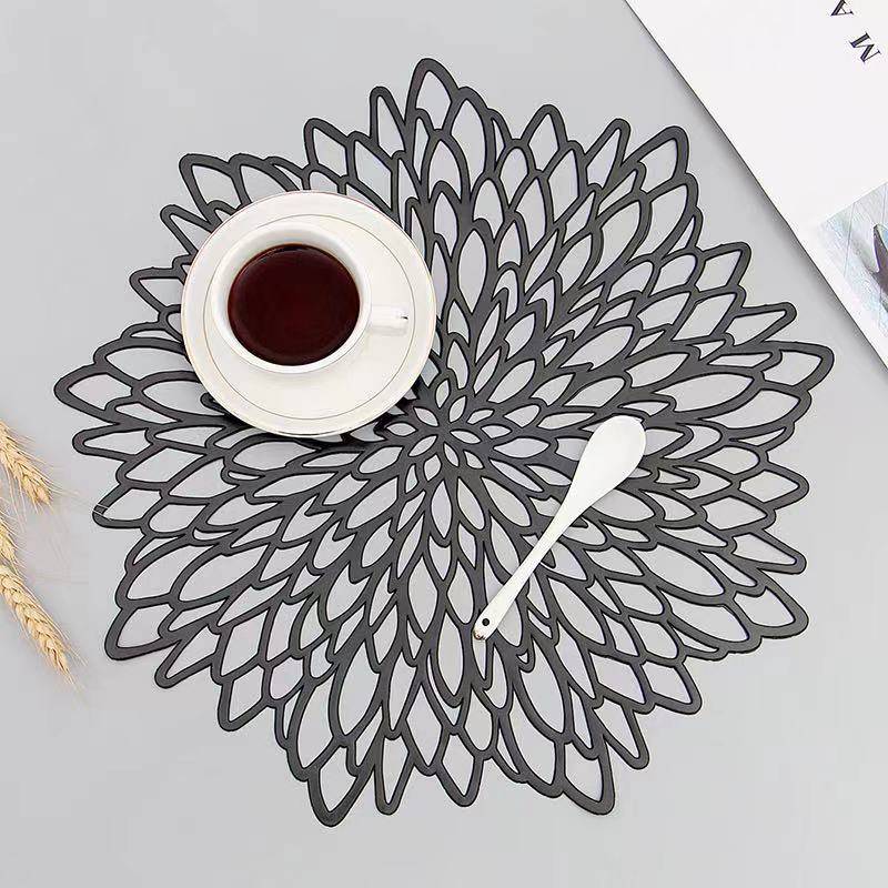 Decorative Round Placemat with Heat-Resistant Non-Slip Design