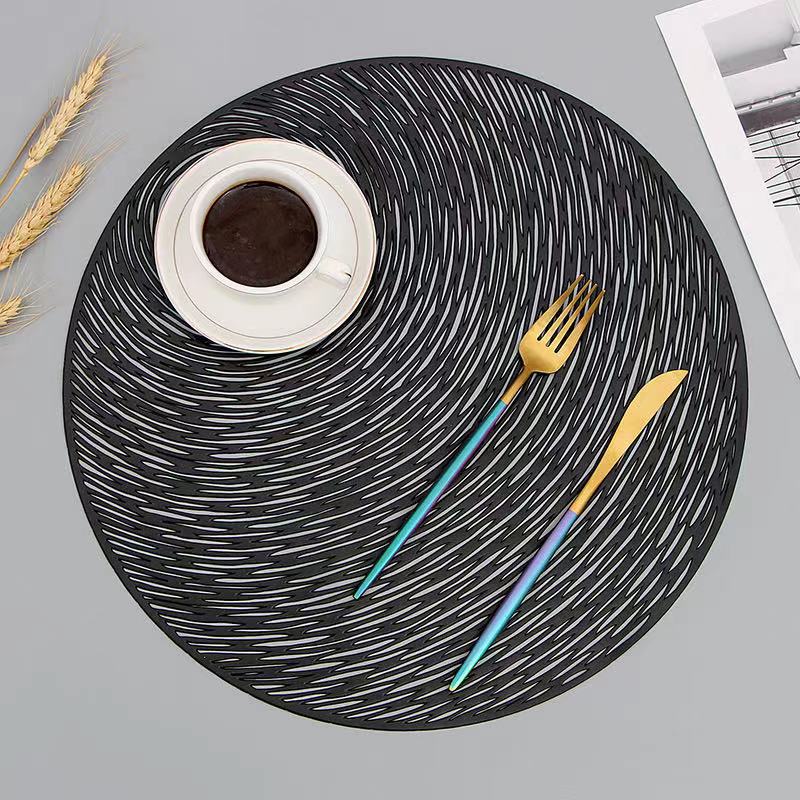 Decorative Round Placemat with Heat-Resistant Non-Slip Design