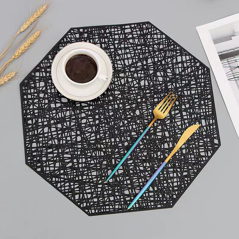 Decorative Round Placemat with Heat-Resistant Non-Slip Design