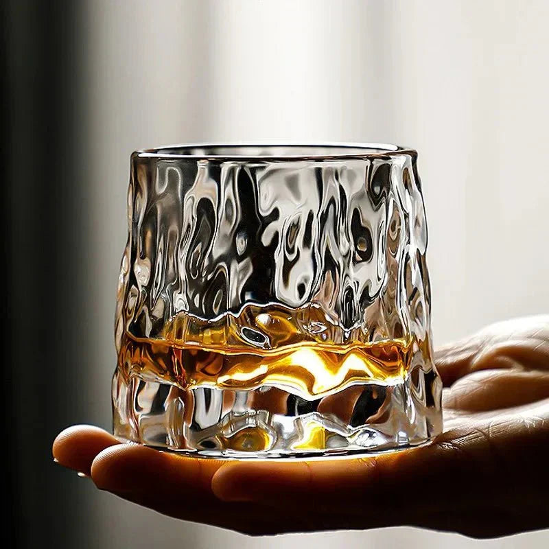 Whisky Glass with Rotating Design and Geometric Relief for Elegant Enjoyment